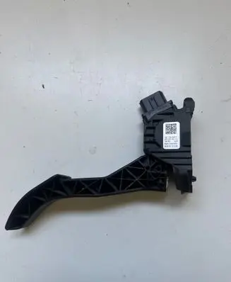 Volkswagen PASSAT B8 Accelerator throttle pedal 5Q1723503H 6PV01062111