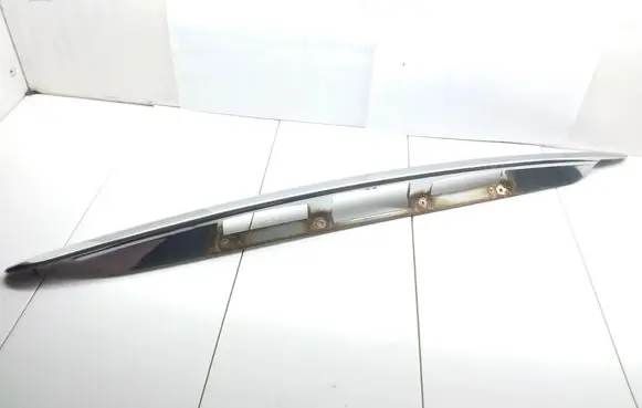 Toyota Avensis Verso Trunk door license plate light bar 