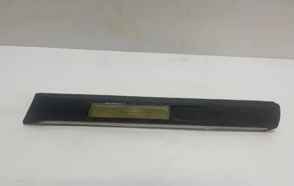 BMW 7 E38 Fender trim (molding) 8165220