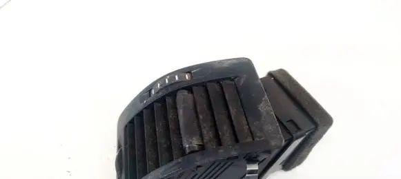 Skoda Octavia Mk2 (1Z) Dash center air vent grill 1Z0819702