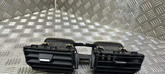 BMW 2 F45 Dash center air vent grill 9262955