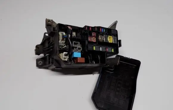 Toyota RAV 4 (XA30) Fuse box set 8266242270
