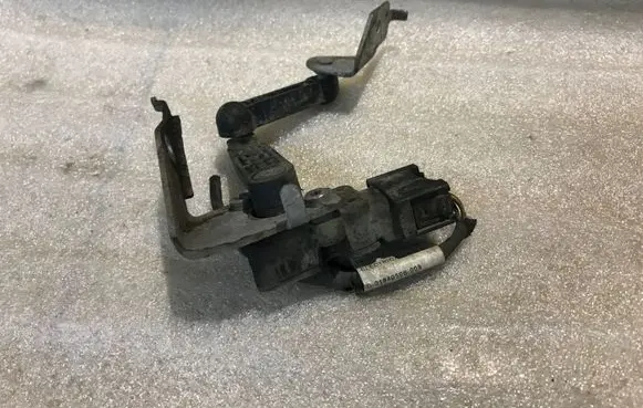 Volvo XC90 Headlight/headlamp level sensor 31360331