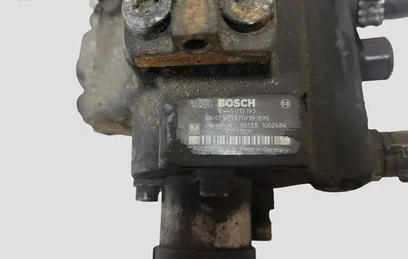 Opel Insignia A Fuel injection high pressure pump 0445010193 55571005