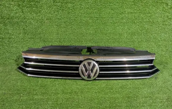 Volkswagen PASSAT B8 Front grill 