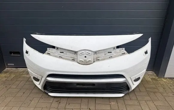 Toyota Proace Front bumper 9811847477