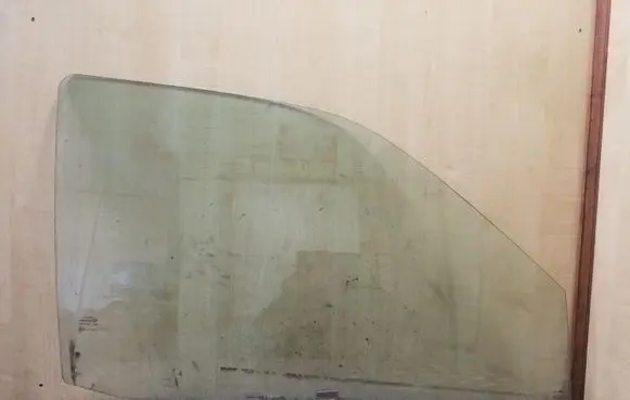 Opel Frontera B Front door window glass four-door