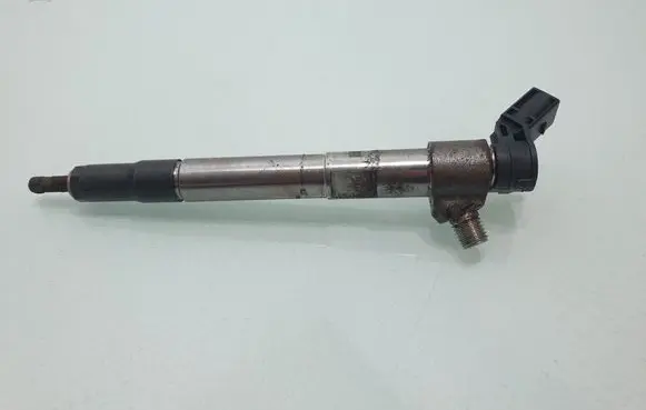 KIA Ceed Fuel injector 338002U000