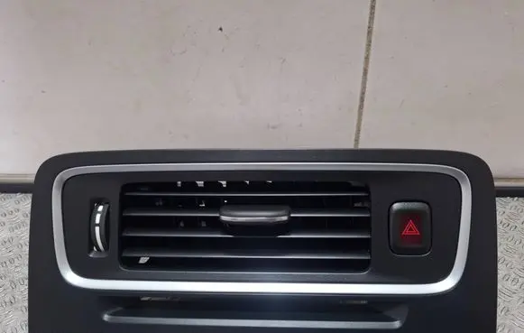 Volvo S60 Dash center air vent grill 30791699
