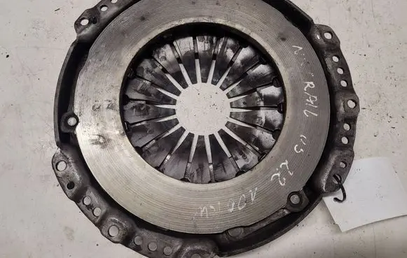 Nissan X-Trail T30 Pressure plate 124039110