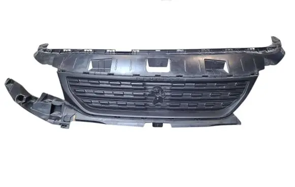 Peugeot Partner III Front bumper upper radiator grill 9818281980 09899790 99899790