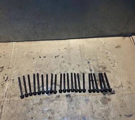 Mercedes-Benz E W124 Cylinder head bolts OM605