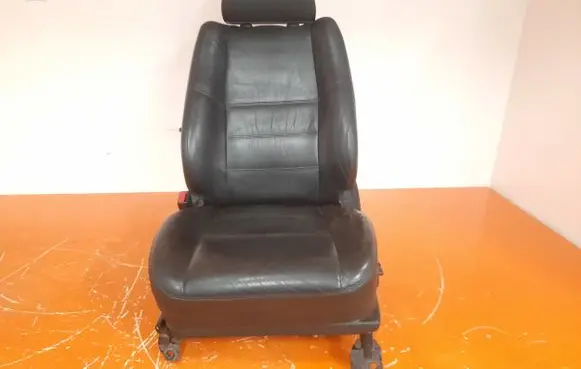Nissan Pathfinder R50 Front driver seat 
