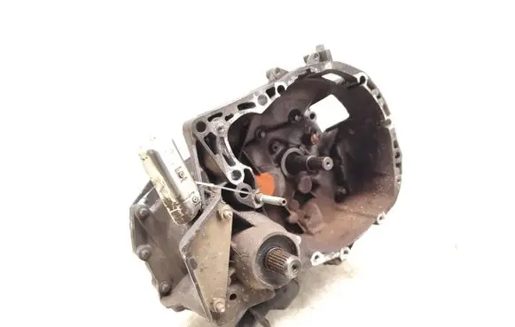Manual 5 speed gearbox