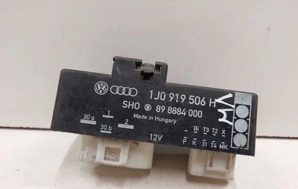 Volkswagen Golf IV Coolant fan relay 1J0919506H 898884000
