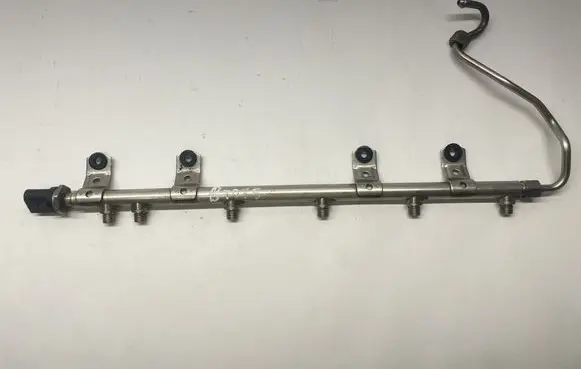 BMW 5 F10 F11 Fuel main line pipe 7628049