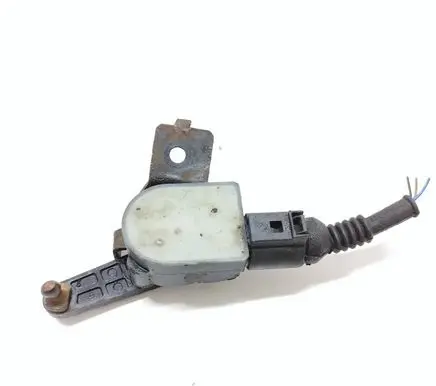 Skoda Octavia Mk2 (1Z) Air suspension front height level sensor 1T0907503 080408