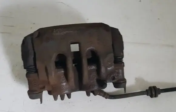 Opel Movano B Front brake caliper 410009888R A51007
