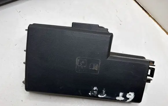 Ford Mustang VII Fuse box cover MR3T14A067AF 14A067