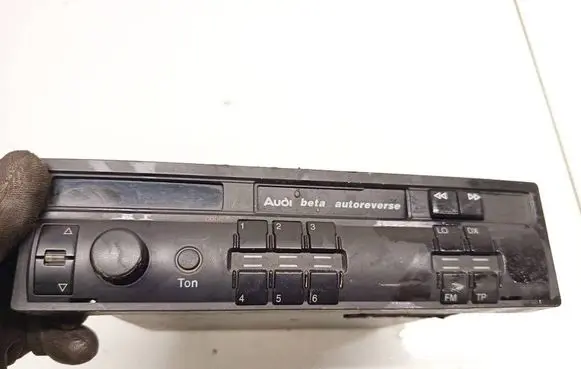 Audi A4 S4 B5 8D Radio/CD/DVD/GPS head unit 4d0035152 7644845380