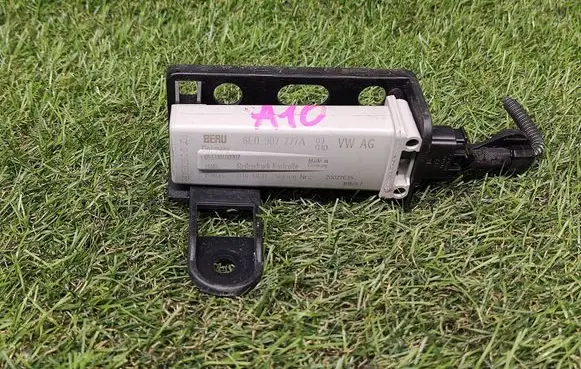 Porsche Panamera (970) Tire pressure sensor 8E0907277A 20027635 053310400902