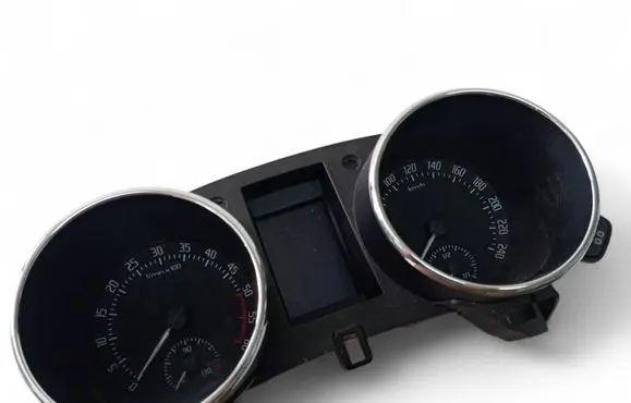 Speedometer (instrument cluster)