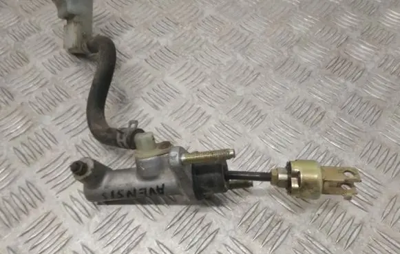 Toyota Avensis T220 Clutch master cylinder 3145416010