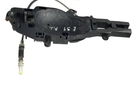 BMW 3 E90 E91 Front door exterior handle/bracket 7059971