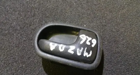 Mazda 626 Rear door interior handle dh22i
