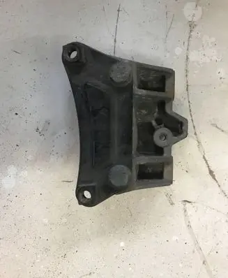 Volkswagen Golf VI Gearbox mounting bracket 1k0199111