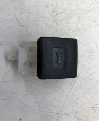 Toyota Avensis T270 Engine bonnet (hood) release handle