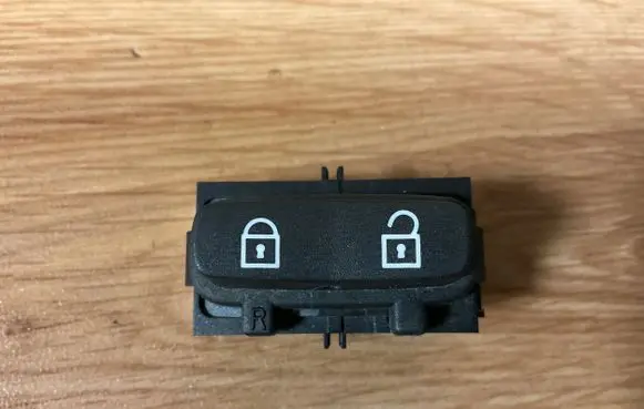 Volvo V70 Central locking switch button 30710476