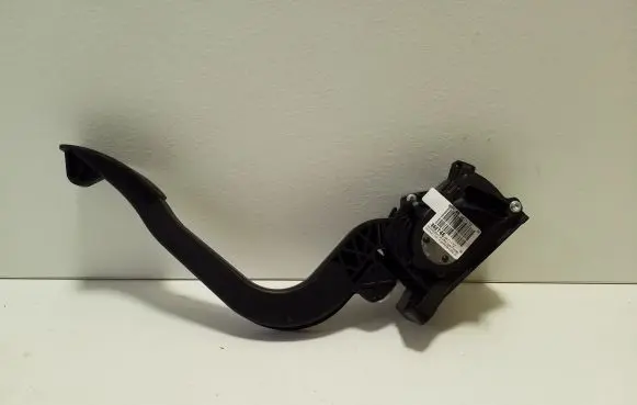 Opel Vivaro Accelerator throttle pedal 9806607380