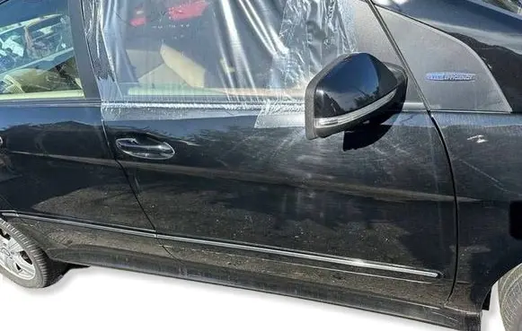 Mercedes-Benz B W245 Front door 