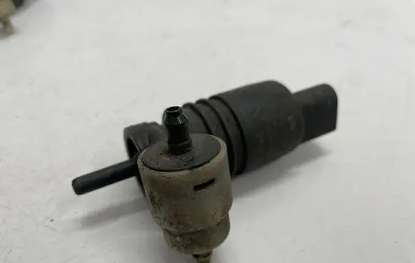 Skoda Octavia Mk3 (5E) Windscreen/windshield washer pump 1K6955651