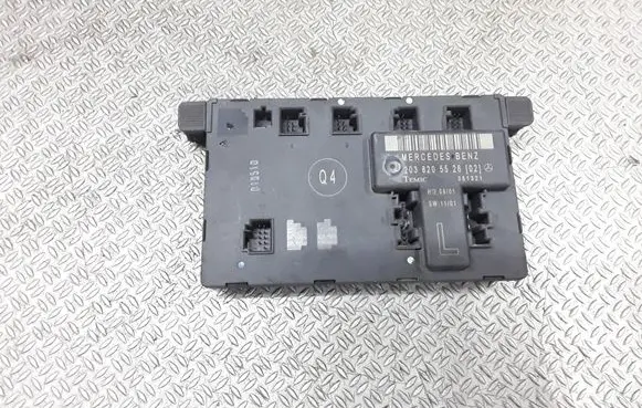 Mercedes-Benz C W203 Door control unit/module 2038205526