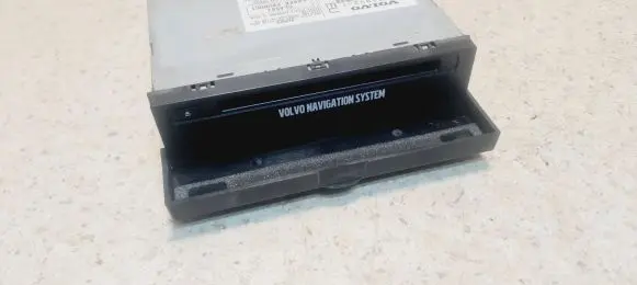 Volvo V70 Navigation unit CD/DVD player 307329031 352HCUP2001 71190053