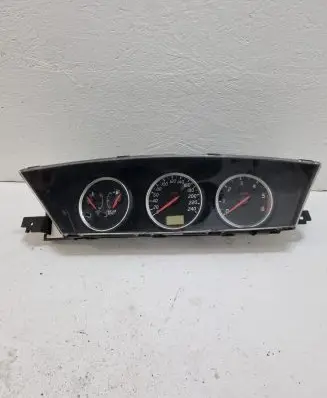 Nissan Primera Speedometer (instrument cluster) AV619