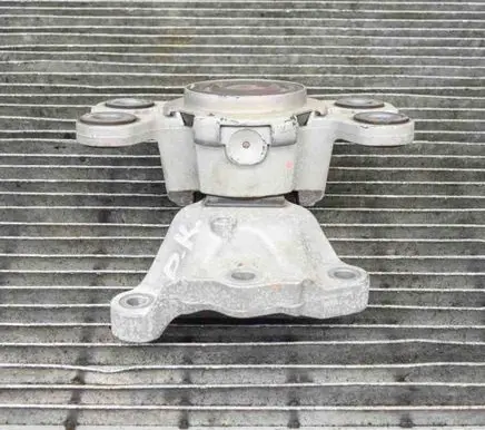 Volvo XC60 Engine mount bracket 31401307