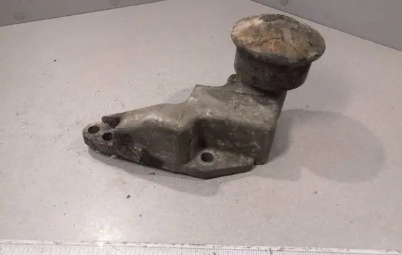Audi A6 S6 C4 4A Engine mounting bracket 4A0199343D