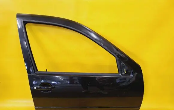 Volkswagen Golf IV Front door