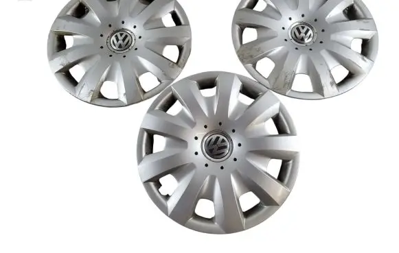 Volkswagen Touran II R15 wheel hub/cap/trim 1T0601147D