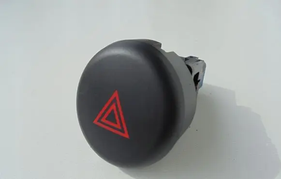 Nissan Juke I F15 Hazard light switch