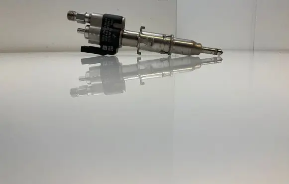 BMW 5 E60 E61 Fuel injector 7565138 10181010