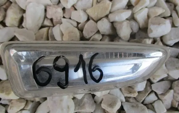 Opel Astra J Front fender indicator light 13273104