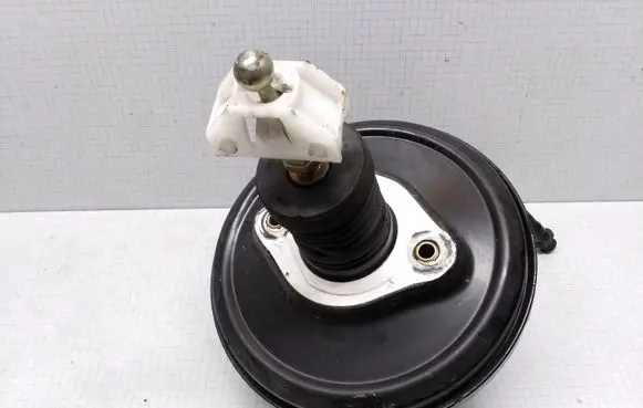 Audi A4 S4 B5 8D Brake booster 4B3612105
