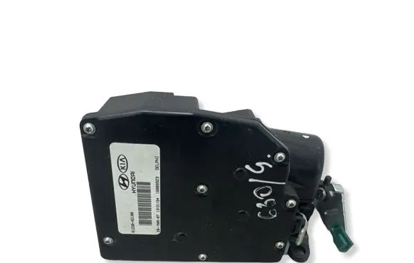 KIA Carnival Tailgate lock latch 812304D100 16889923