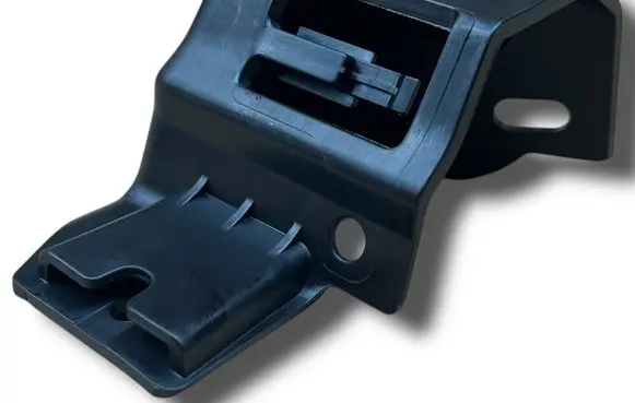 Volvo S90, V90 Oil filter mounting bracket Q377 31467020