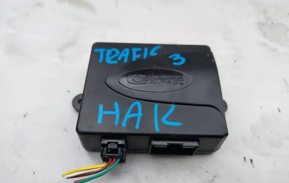Renault Trafic III (X82) Tow bar relay 230726API874