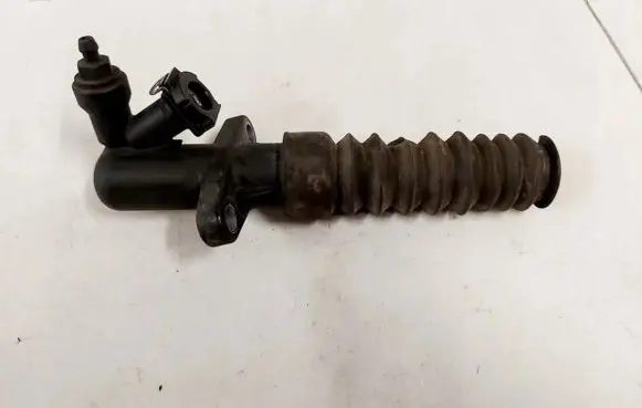 Citroen DS3 Clutch slave cylinder 9809468580